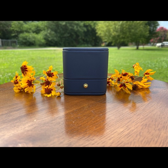 🎉SALE🎉Rose Gold Wedding Ring Set - Picture 3 of 4